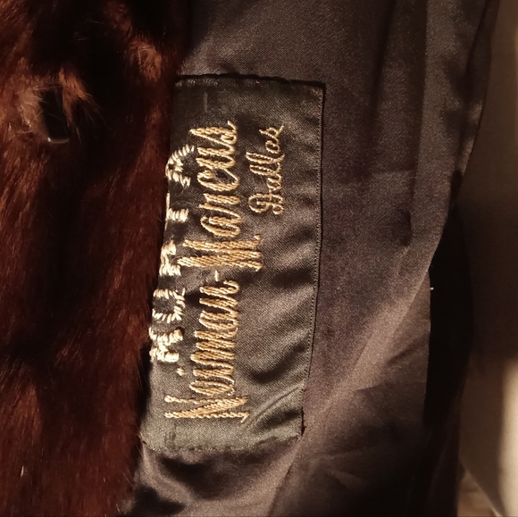 100% Mink Coat. Brown. Nieman Marcus. Safuron - Picture 5 of 5